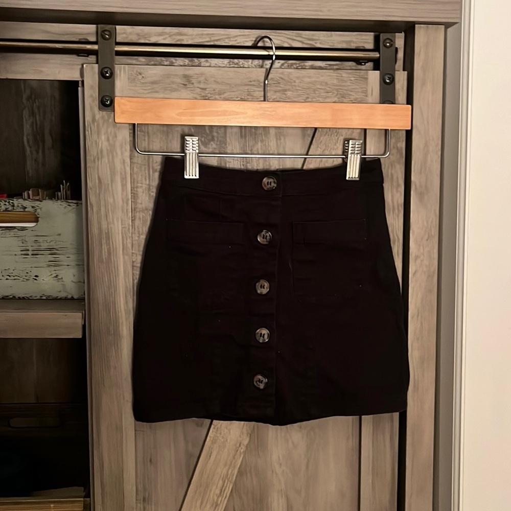 White Fawn (Tilly’s) Girls Black Button Front Pockets Skirt,XS